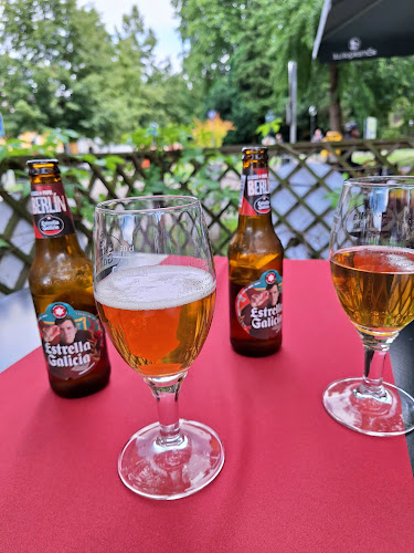 Piće na terasi restorana