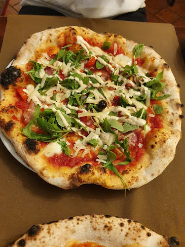 Pizza u restoranu Angelus
