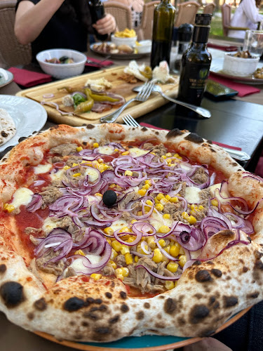 Pizza s tunom i lukom u Angelusu